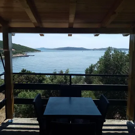 Secluded Fisherman's Cove Kobiljak, - 11391 *