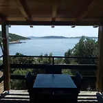 Secluded Fisherman's Cove Kobiljak, - 11391 *