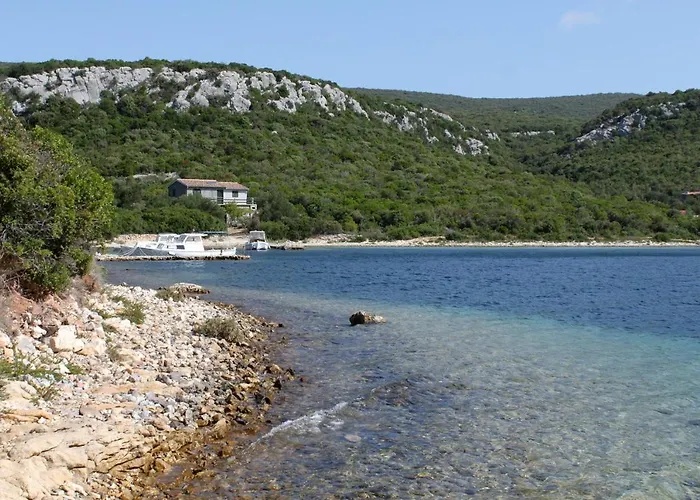 Secluded Fisherman's Cove Kobiljak, - 11391 *