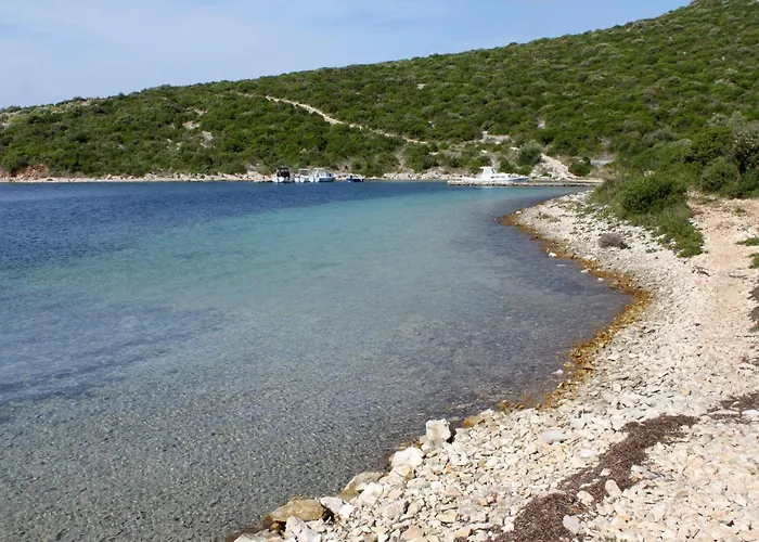 Secluded Fisherman's Cove Kobiljak, - 11391 Дом отдыха